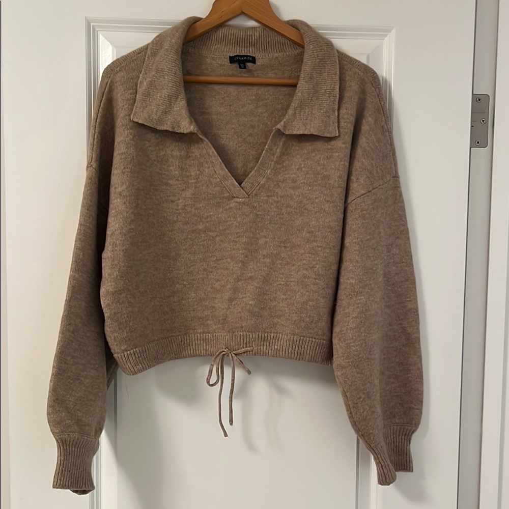 Dynamite Cozy Tan Women's Cropped Vneck Sweater